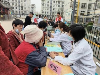 河北保定:莲池区举行"基本公共卫生 我服务你健康 "义诊活动